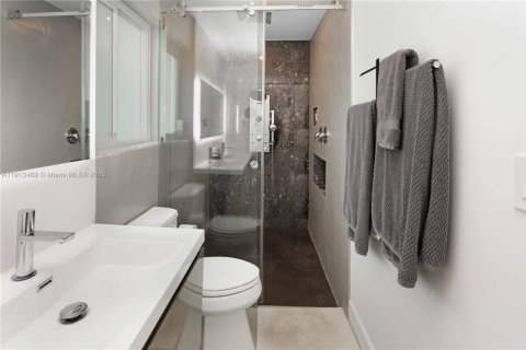 House in Hollywood, Florida 3 bedrooms, 125.6 sq.m. № 1968833 - photo 30