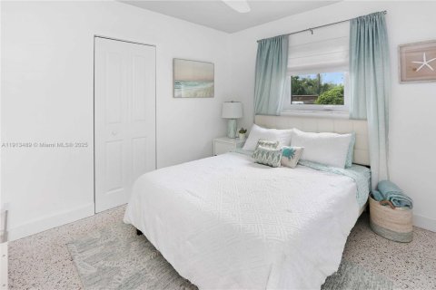 House in Hollywood, Florida 3 bedrooms, 125.6 sq.m. № 1968833 - photo 21