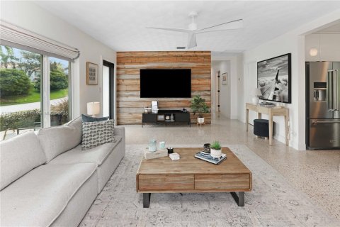 House in Hollywood, Florida 3 bedrooms, 125.6 sq.m. № 1968833 - photo 13