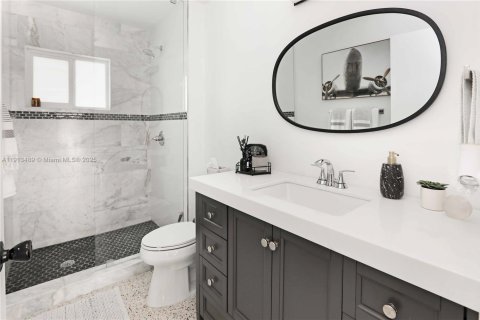 House in Hollywood, Florida 3 bedrooms, 125.6 sq.m. № 1968833 - photo 16