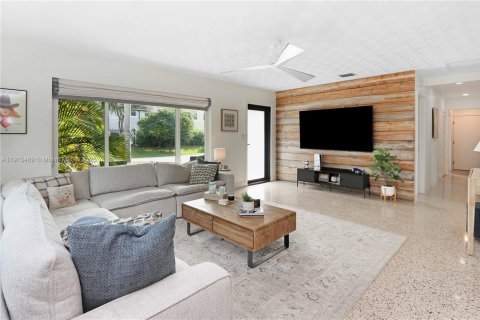 House in Hollywood, Florida 3 bedrooms, 125.6 sq.m. № 1968833 - photo 3