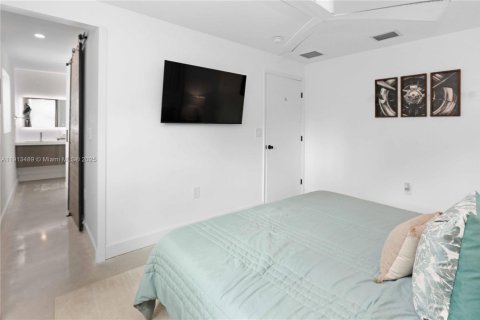 House in Hollywood, Florida 3 bedrooms, 125.6 sq.m. № 1968833 - photo 26