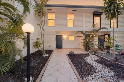 Adosado en Hollywood, Florida 3 dormitorios, 123.56 m2 № 2363572