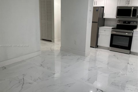 Copropriété à louer à Miami, Floride: 1 chambre, 45.52 m2 № 2424916 - photo 6