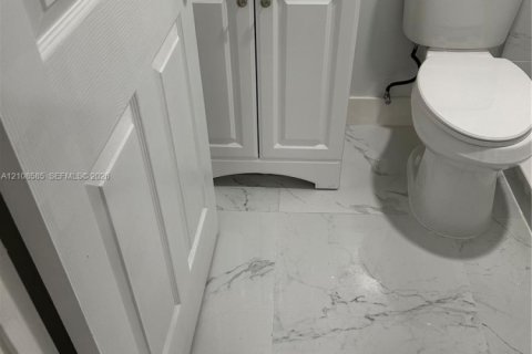 Copropriété à louer à Miami, Floride: 1 chambre, 45.52 m2 № 2424916 - photo 11