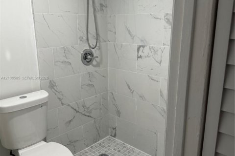 Copropriété à louer à Miami, Floride: 1 chambre, 45.52 m2 № 2424916 - photo 8