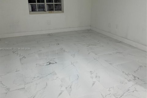 Copropriété à louer à Miami, Floride: 1 chambre, 45.52 m2 № 2424916 - photo 4