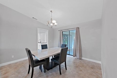 House in Palm Harbor, Florida 5 bedrooms, 283.44 sq.m. № 1786227 - photo 9