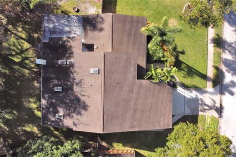 House in Palm Harbor, Florida 5 bedrooms, 283.44 sq.m. № 1786227 - photo 2