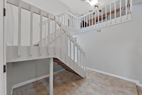 House in Palm Harbor, Florida 5 bedrooms, 283.44 sq.m. № 1786227 - photo 5