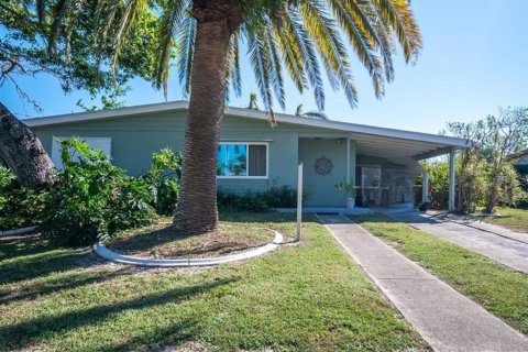 Casa en Port Charlotte, Florida 2 dormitorios, 94.3 m2 № 2109005