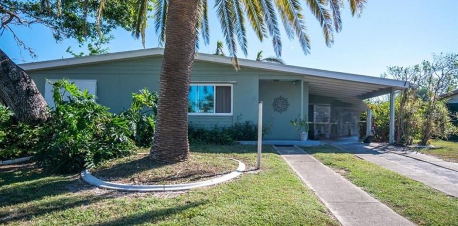 Casa en Port Charlotte, Florida 2 dormitorios, 94.3 m2 № 2109005
