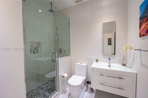 Villa ou maison à louer à Doral, Floride: 5 chambres, 203.64 m2 № 1976631 - photo 18