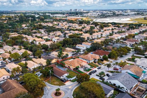 Villa ou maison à louer à Doral, Floride: 5 chambres, 203.64 m2 № 1976631 - photo 30