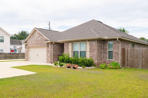 House in Fort Walton Beach, Florida 3 bedrooms, 187.57 sq.m. № 589872 - photo 1
