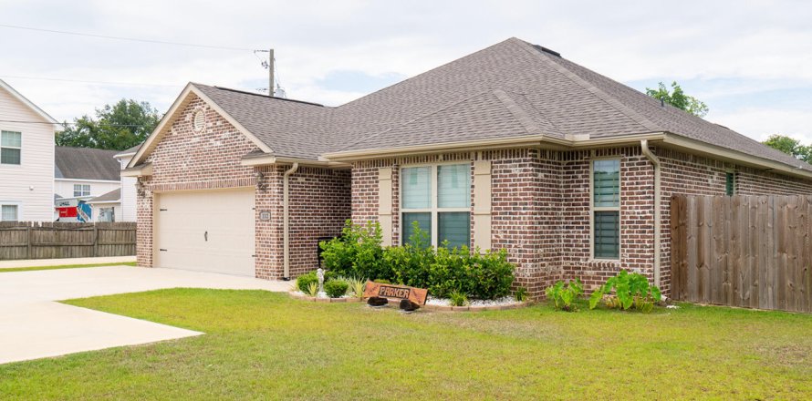 House in Fort Walton Beach, Florida 3 bedrooms, 187.57 sq.m. № 589872