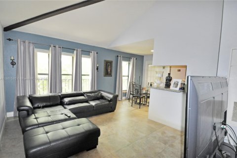 Condo in Sunrise, Florida, 2 bedrooms  № 1892257 - photo 3