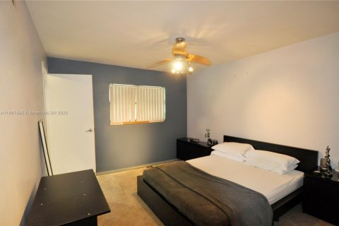 Condo in Sunrise, Florida, 2 bedrooms  № 1892257 - photo 9