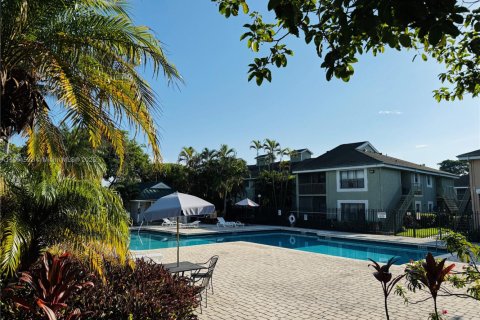 Condo in Sunrise, Florida, 2 bedrooms  № 1892257 - photo 19
