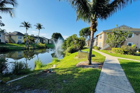 Condo in Sunrise, Florida, 2 bedrooms  № 1892257 - photo 25
