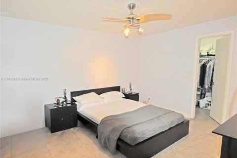 Condo in Sunrise, Florida, 2 bedrooms  № 1892257 - photo 6