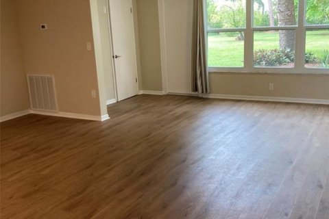 Condo in Saint Petersburg, Florida, 1 bedroom  № 1917897 - photo 10