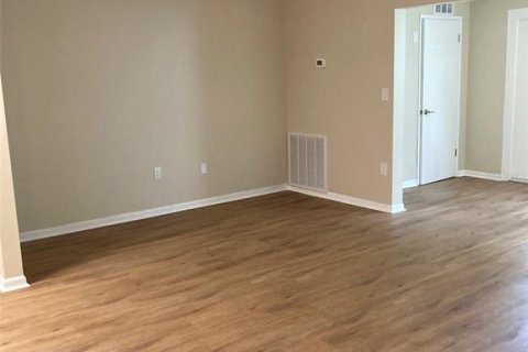 Condo in Saint Petersburg, Florida, 1 bedroom  № 1917897 - photo 9