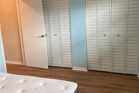 Condo in Saint Petersburg, Florida, 1 bedroom  № 1917897 - photo 23