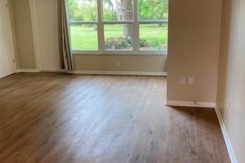 Condo in Saint Petersburg, Florida, 1 bedroom  № 1917897 - photo 11