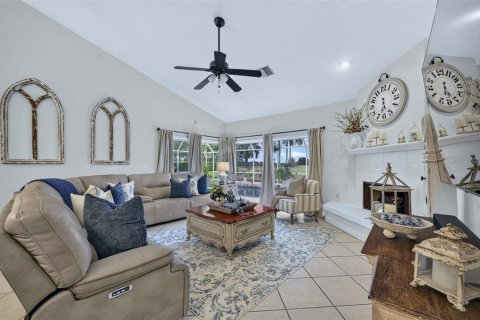 House in Lake Mary, Florida 4 bedrooms, 258.27 sq.m. № 2399164 - photo 16