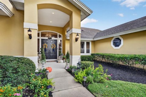 House in Lake Mary, Florida 4 bedrooms, 258.27 sq.m. № 2399164 - photo 3