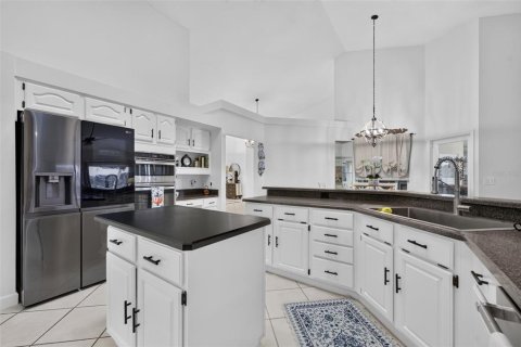 House in Lake Mary, Florida 4 bedrooms, 258.27 sq.m. № 2399164 - photo 14