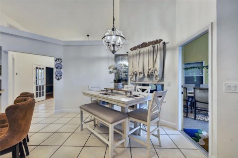 House in Lake Mary, Florida 4 bedrooms, 258.27 sq.m. № 2399164 - photo 18