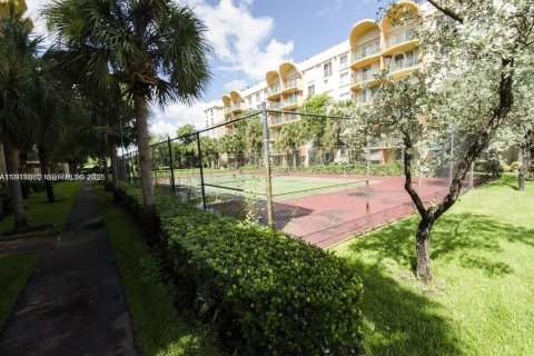 Condo in Miami, Florida, 2 bedrooms  № 1966954 - photo 19