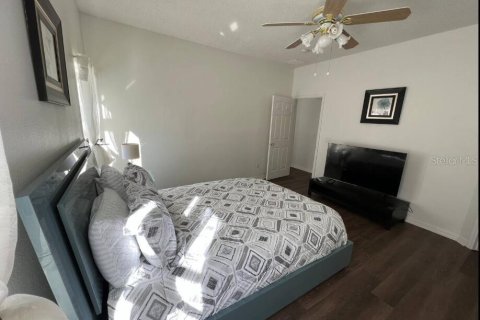 House in Davenport, Florida 5 bedrooms, 220.74 sq.m. № 1542163 - photo 3