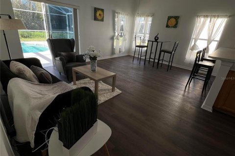 House in Davenport, Florida 5 bedrooms, 220.74 sq.m. № 1542163 - photo 25