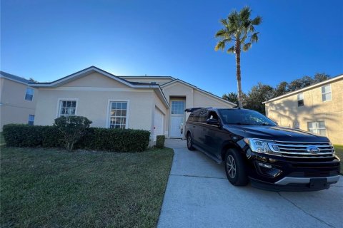 House in Davenport, Florida 5 bedrooms, 220.74 sq.m. № 1542163 - photo 1