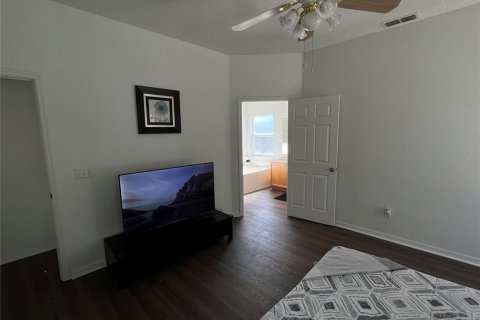 House in Davenport, Florida 5 bedrooms, 220.74 sq.m. № 1542163 - photo 5