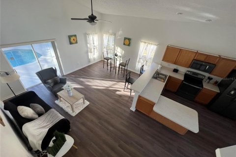 House in Davenport, Florida 5 bedrooms, 220.74 sq.m. № 1542163 - photo 23