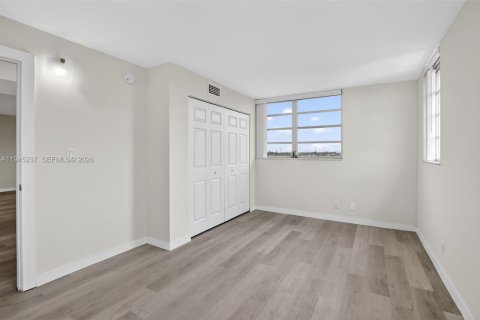 Copropriété à louer à Hollywood, Floride: 2 chambres, 86.77 m2 № 2002288 - photo 22