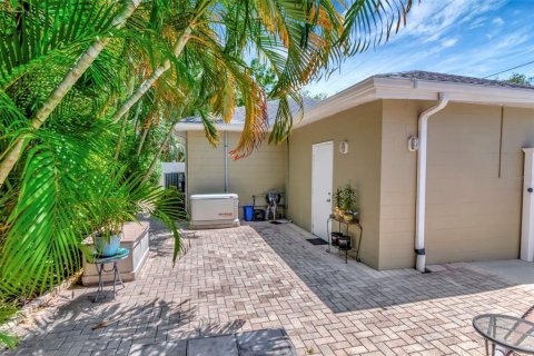House in Tampa, Florida 3 bedrooms, 135.08 sq.m. № 1723405 - photo 15