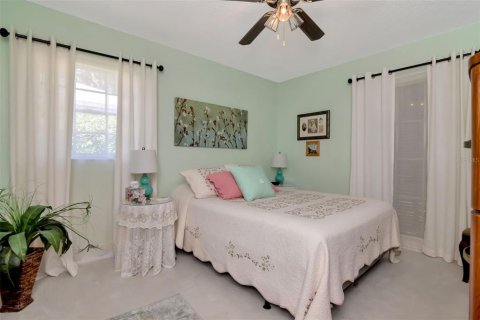 House in Tampa, Florida 3 bedrooms, 135.08 sq.m. № 1723405 - photo 12