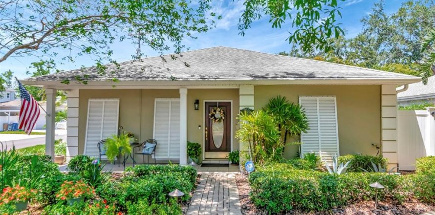 House in Tampa, Florida 3 bedrooms, 135.08 sq.m. № 1723405