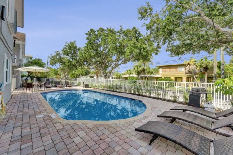 Condo in Fort Lauderdale, Florida, 2 bedrooms  № 2088009 - photo 3