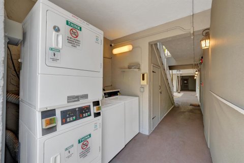 Condo in Fort Lauderdale, Florida, 2 bedrooms  № 2088009 - photo 28
