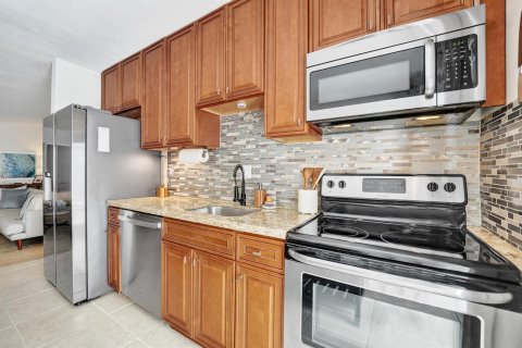 Condo in Fort Lauderdale, Florida, 2 bedrooms  № 2088009 - photo 14