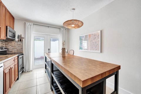 Condo in Fort Lauderdale, Florida, 2 bedrooms  № 2088009 - photo 11