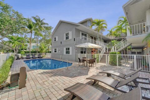 Condo in Fort Lauderdale, Florida, 2 bedrooms  № 2088009 - photo 2