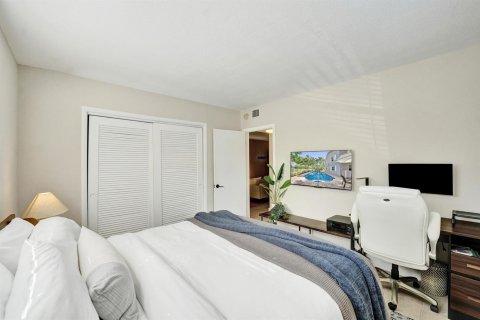 Condo in Fort Lauderdale, Florida, 2 bedrooms  № 2088009 - photo 24