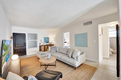 Condo in Fort Lauderdale, Florida, 2 bedrooms  № 2088009 - photo 8